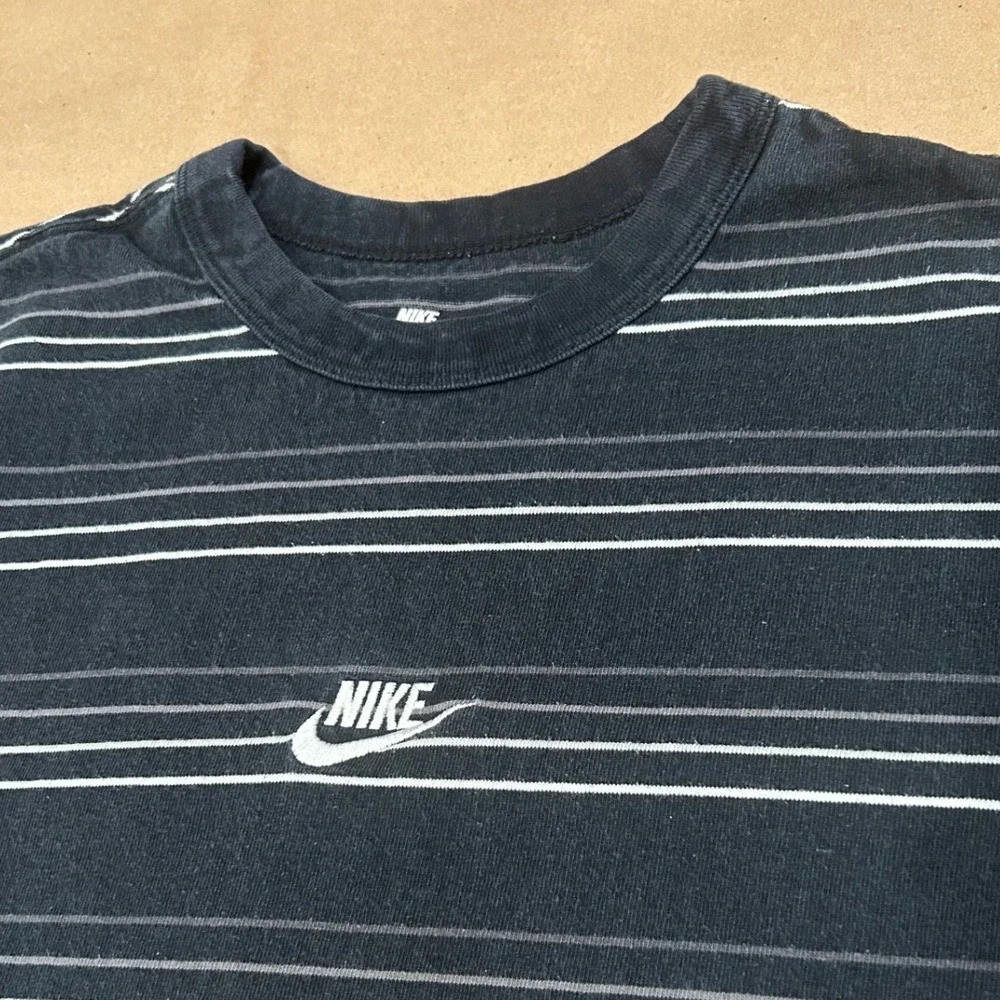 Nike Mens Medium Premium Loose Fit Embroidered Black Stripe Y2K Style Tee